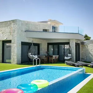 The Euphoria Club Luxury Villa